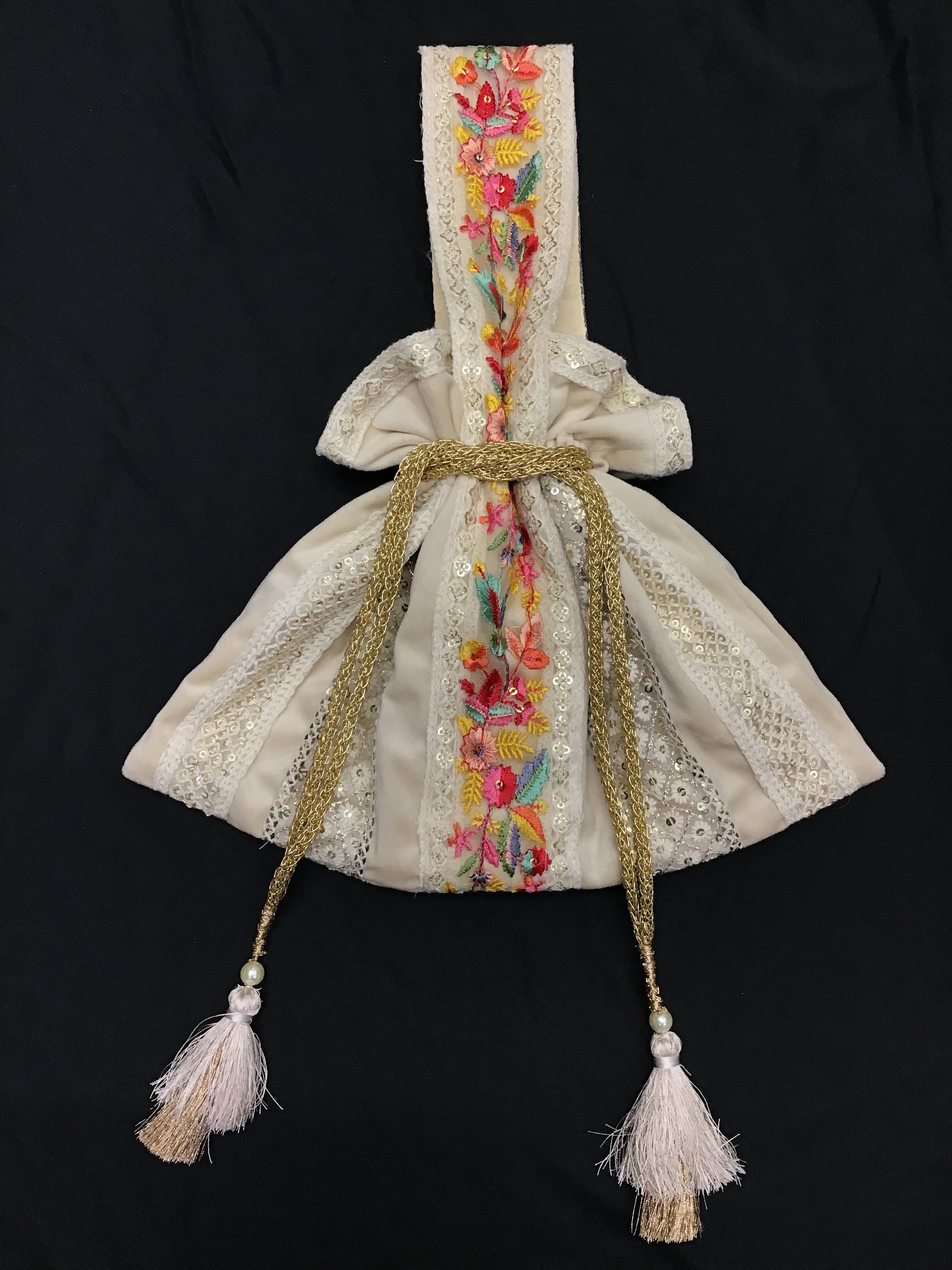 Regal Ivory Potli