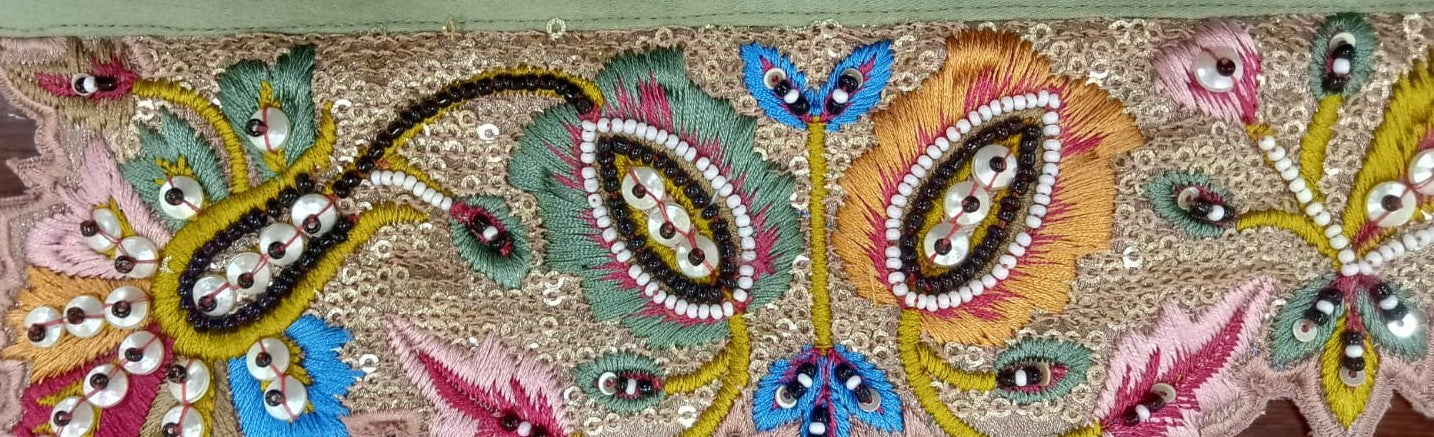 Sage Embroidered Collar Set