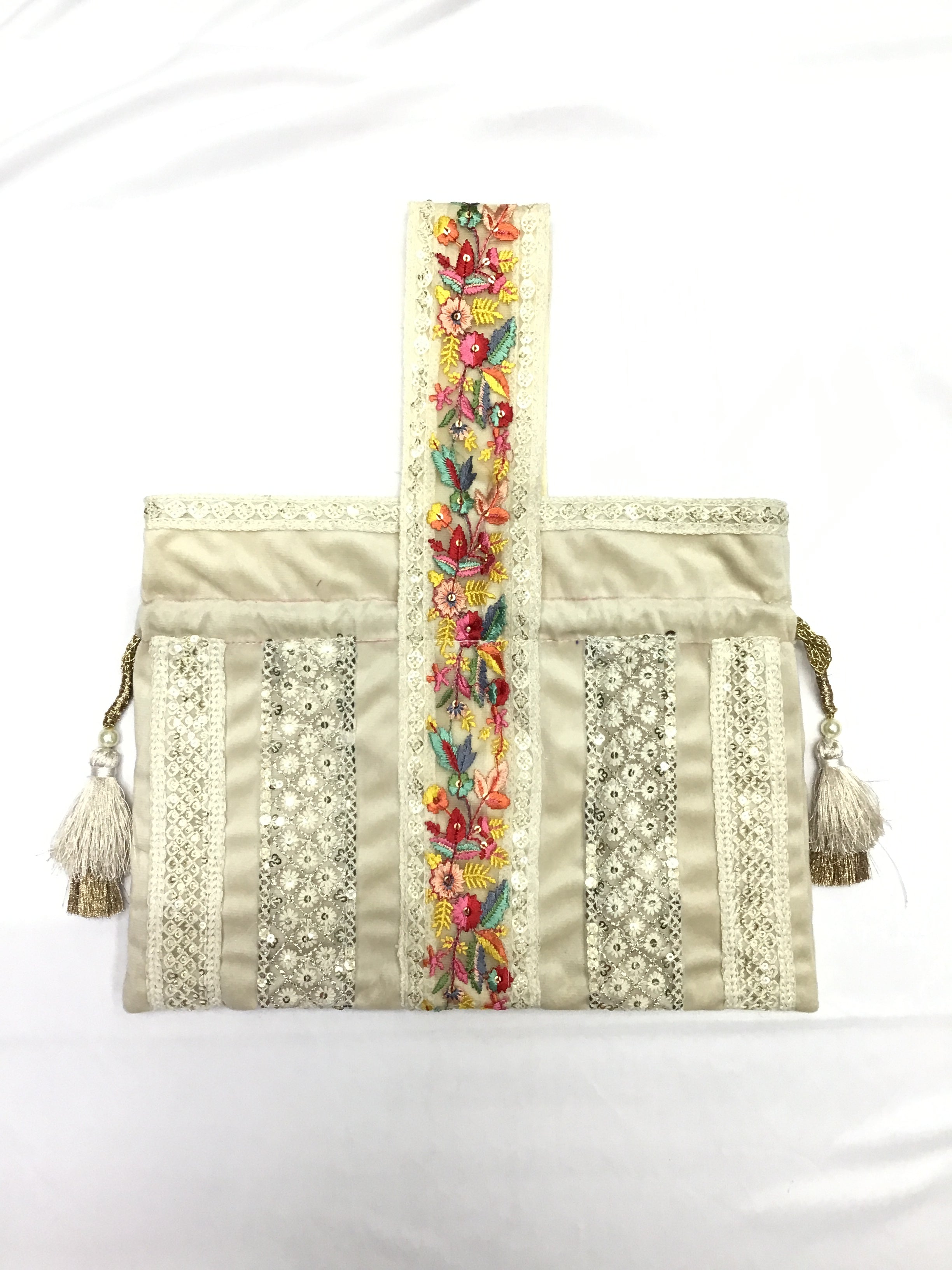 Regal Ivory Potli