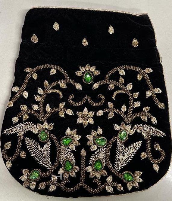 Noor-Emerald Velvet Potli