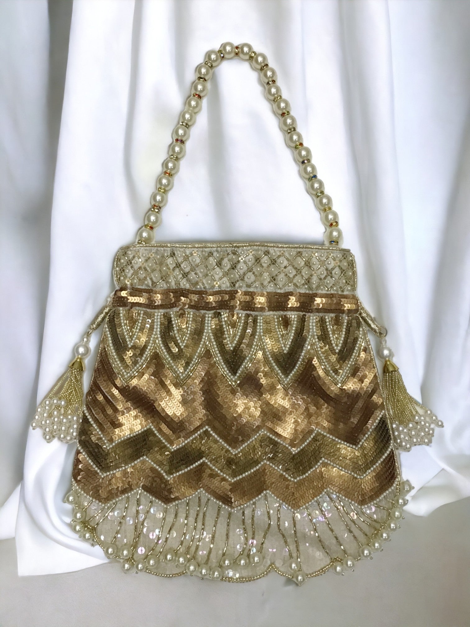 Champagne Pearl Royale Potli