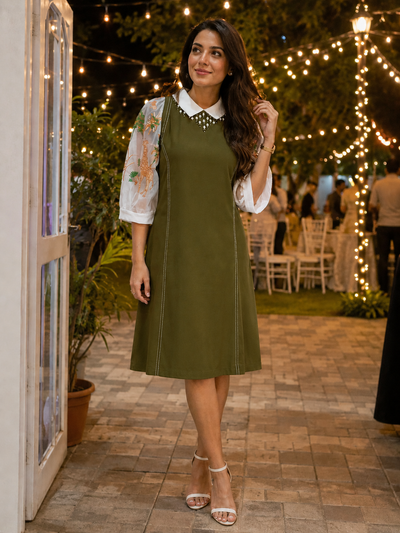 Emerald-Giraffe-Embroidered-Collar-Dress